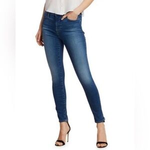 Frame Le High Skinny Jeans in Woodbridge